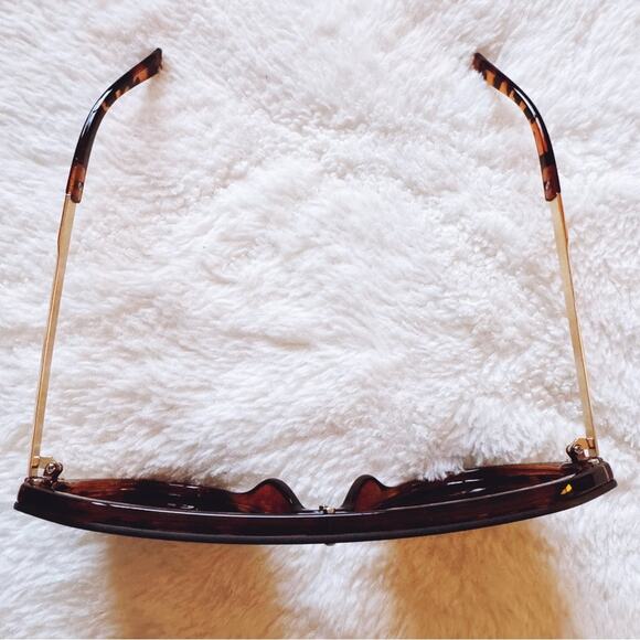 Clarissa Tortoise Brown Oversized Sunglasses - Picture 5 of 15